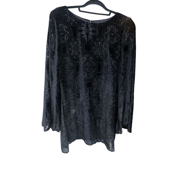 Show me your MuMu knock out mini black damask velvet bell sleeve dress Medium - Picture 9 of 13
